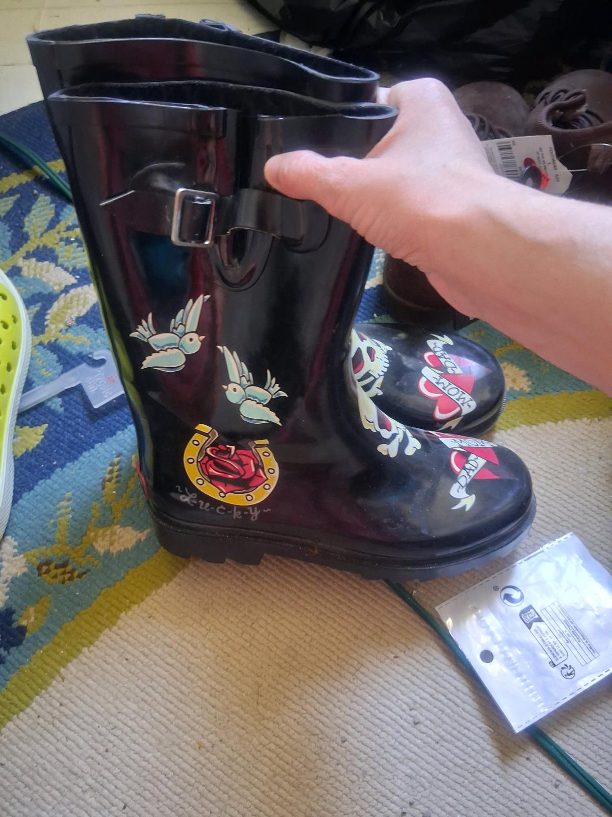 chooka rain boots size 3 - River Rouge, Michigan - FleaMarketBay