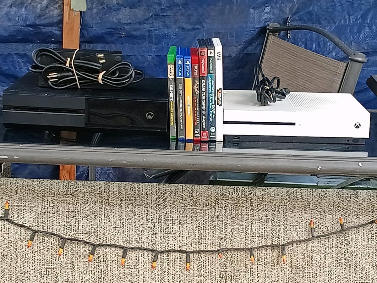 Xbox one consoles and random games