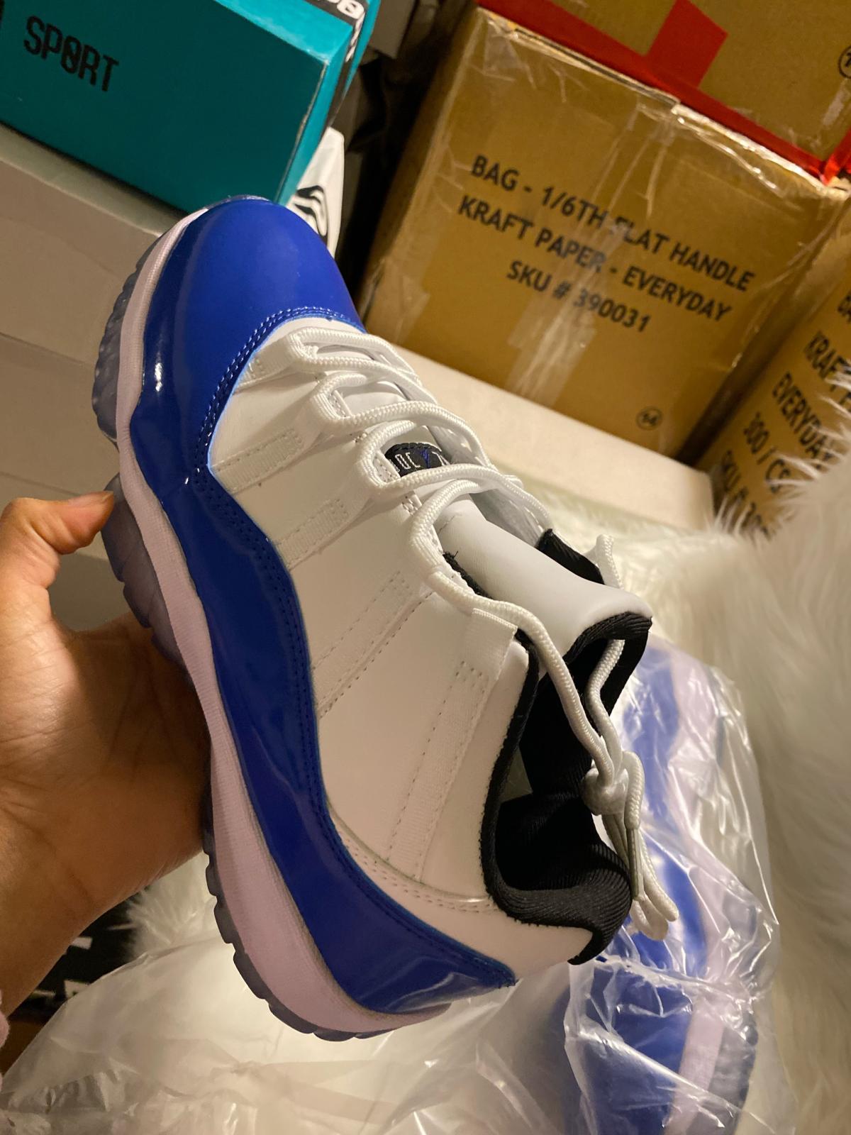 11 retro brand new with box - Washington Navy Yard, District of Columbia - FleaMarketBay