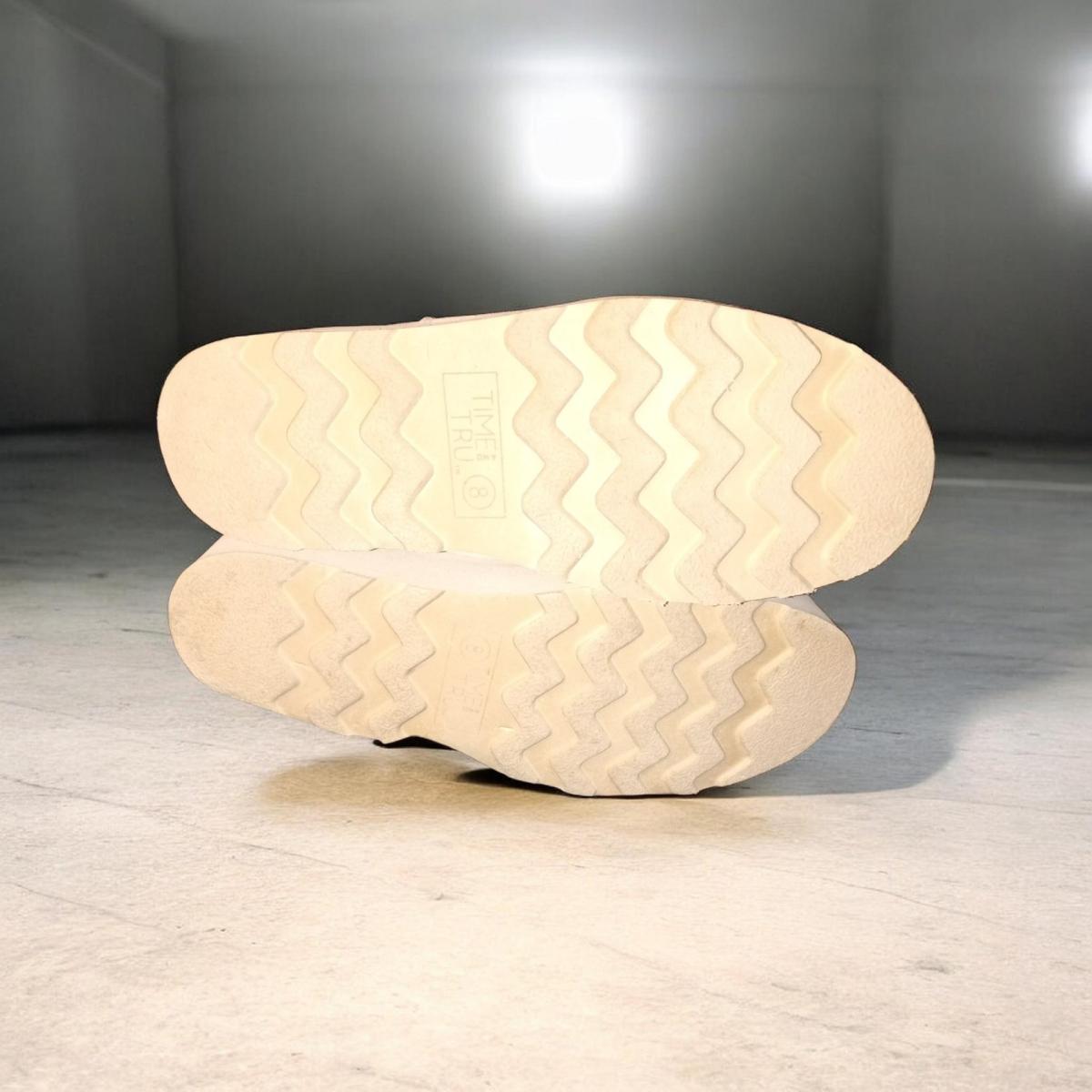 time and tru cream or sand color boots - Pikeville, Tennessee - FleaMarketBay