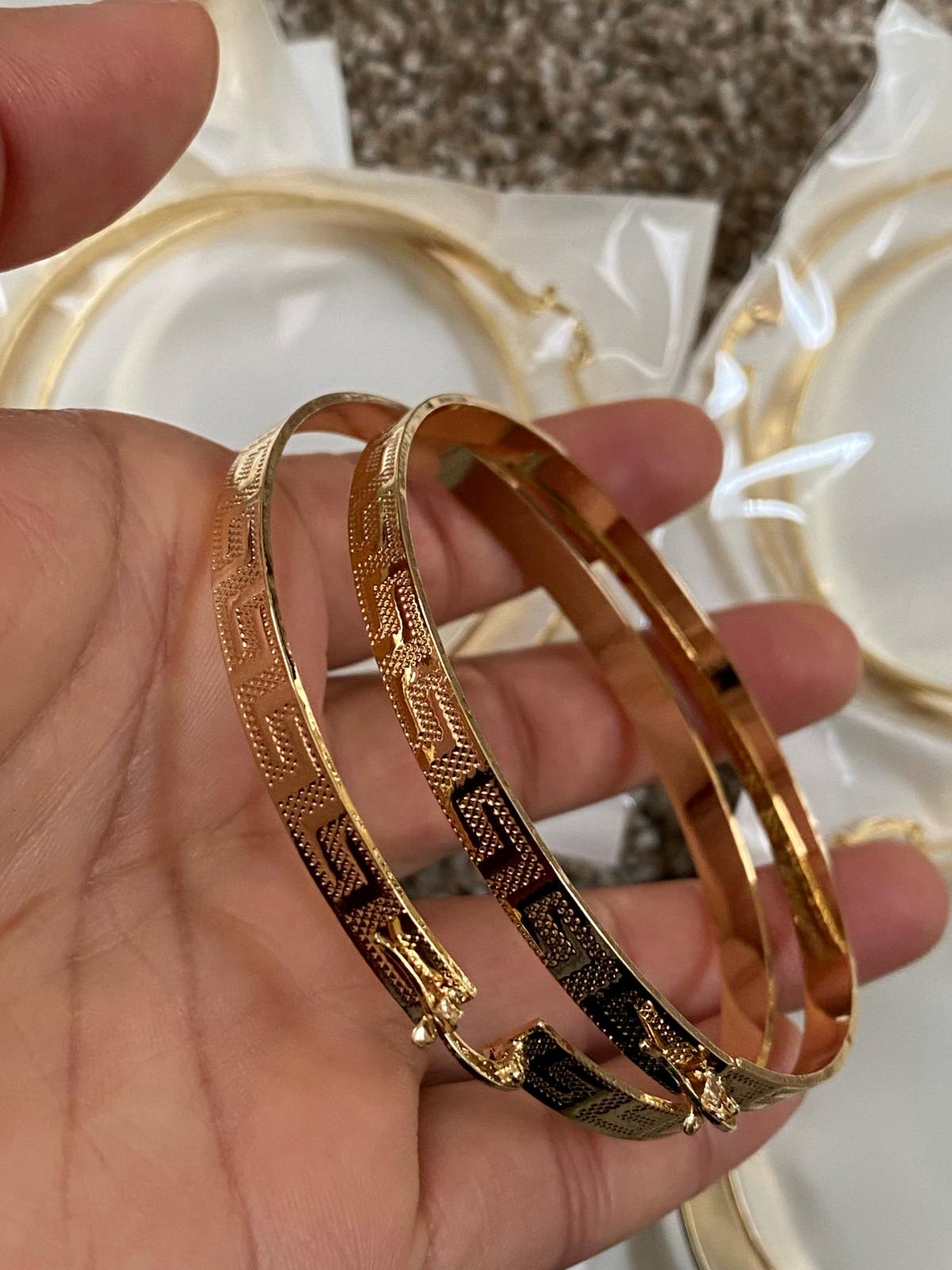 nice stainless waterproof earrings - Washington Navy Yard, District of Columbia - FleaMarketBay