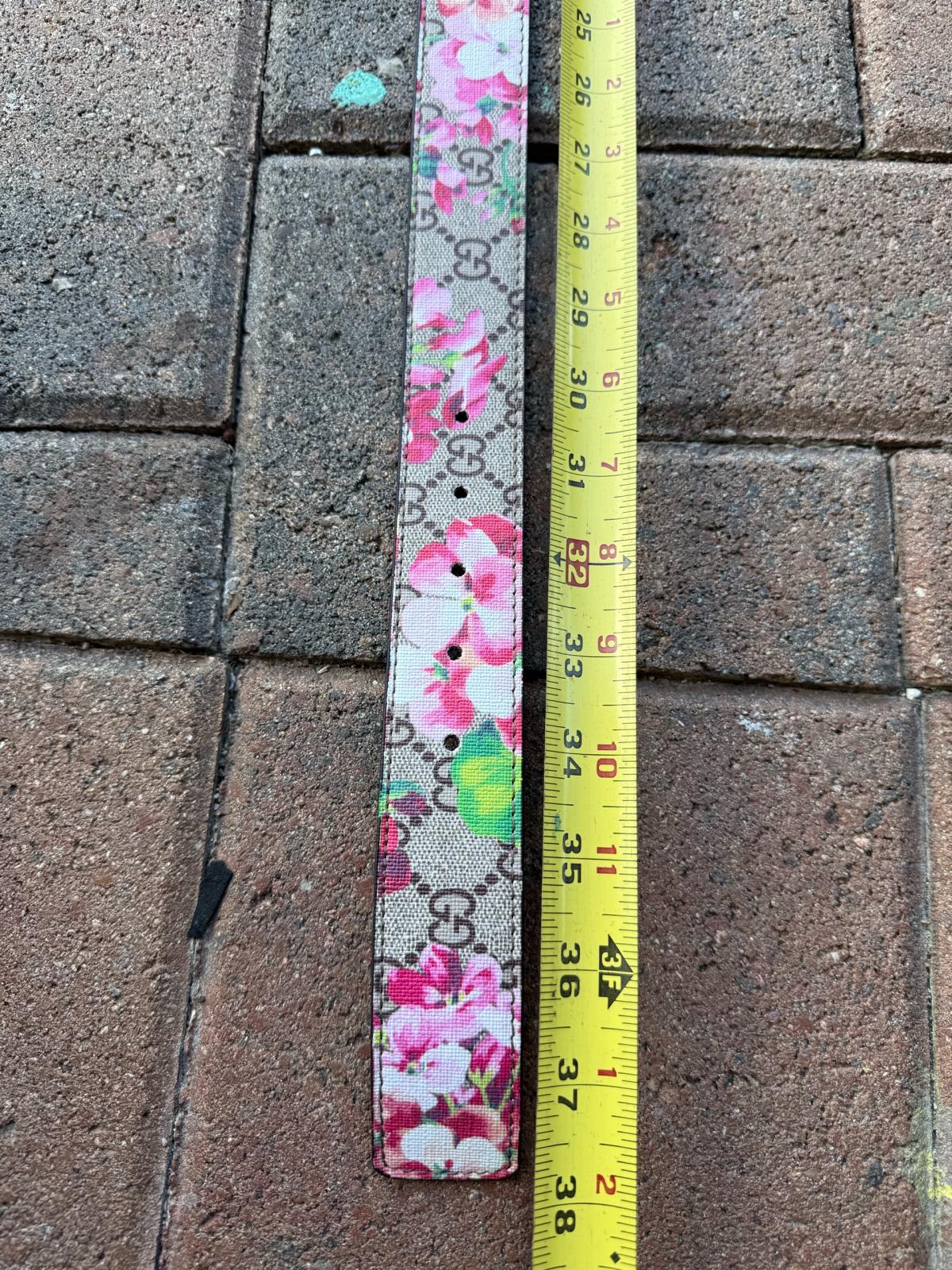 Gucci belt  floral belt correa Gucci - Miami Beach, Florida - FleaMarketBay