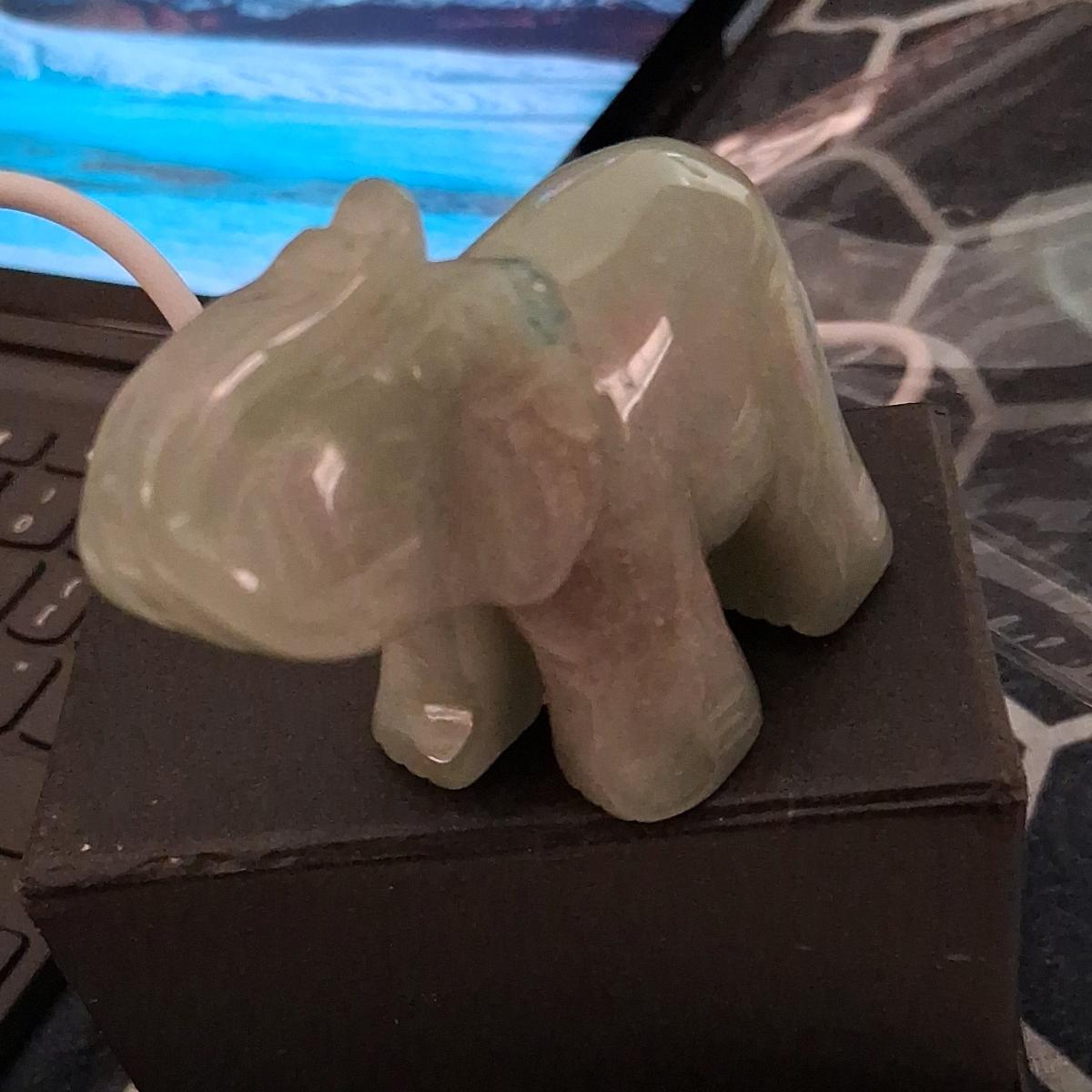 vintage handcarved jade stone elephant figuri - Fort Smith, Arkansas - FleaMarketBay