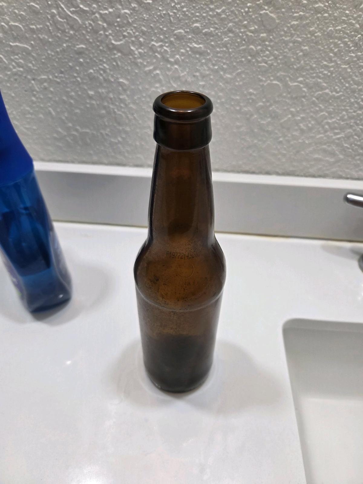 vintage 1960s budweiser bottle in very good condition - Marion, North Carolina - FleaMarketBay