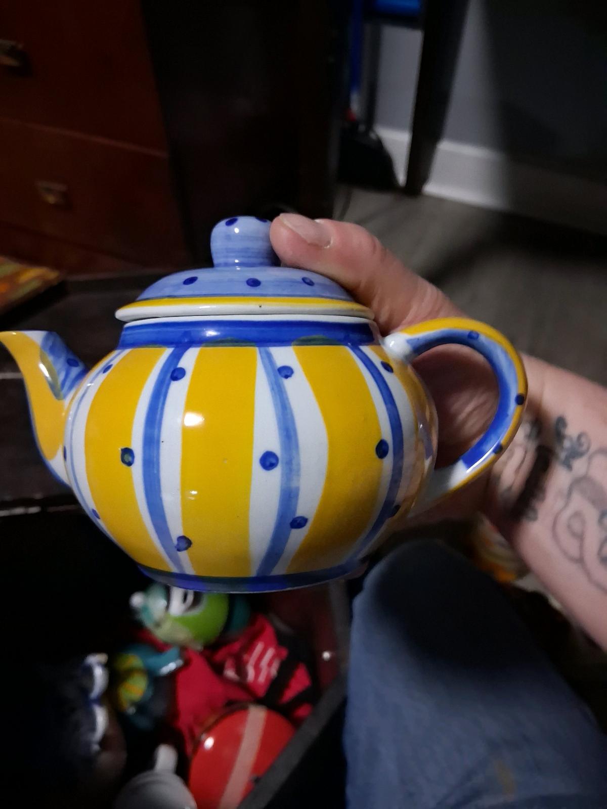 various antigue vintage teapot collection - Antioch, Tennessee - FleaMarketBay