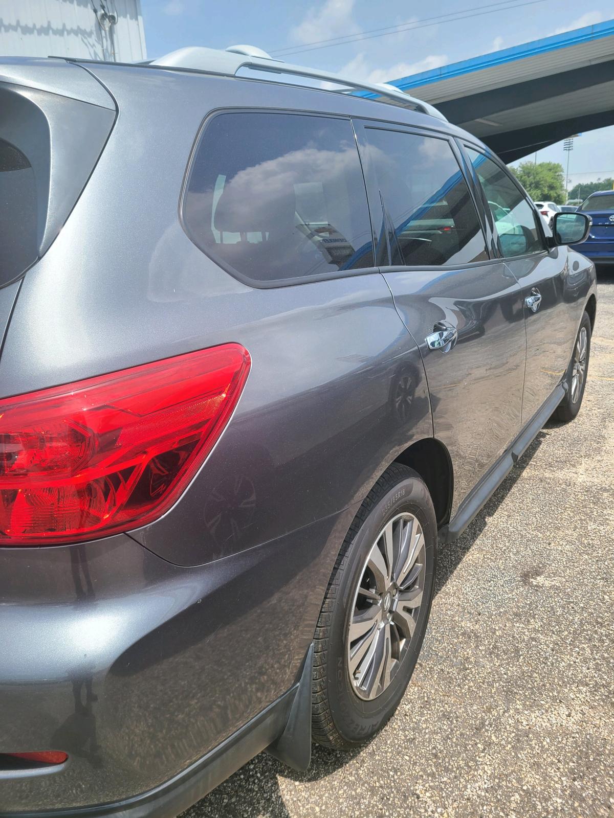 2020 Nissan Pathfinder - Commerce, Texas - FleaMarketBay