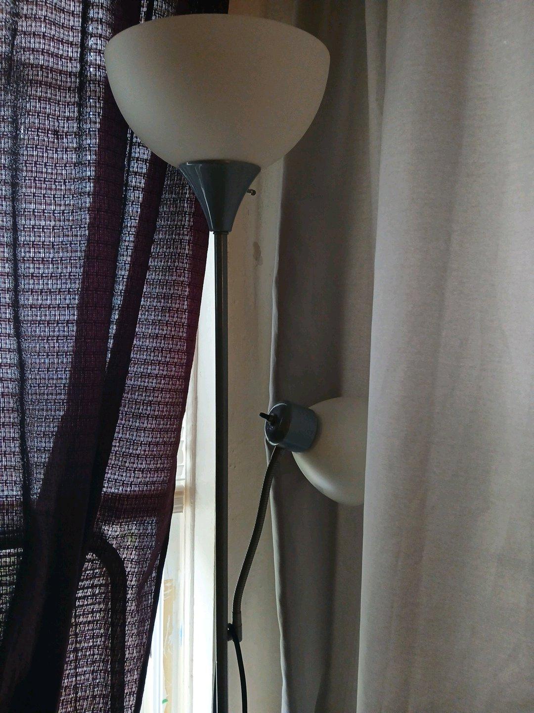 3 bulb floor lamp - Agency, Missouri - FleaMarketBay