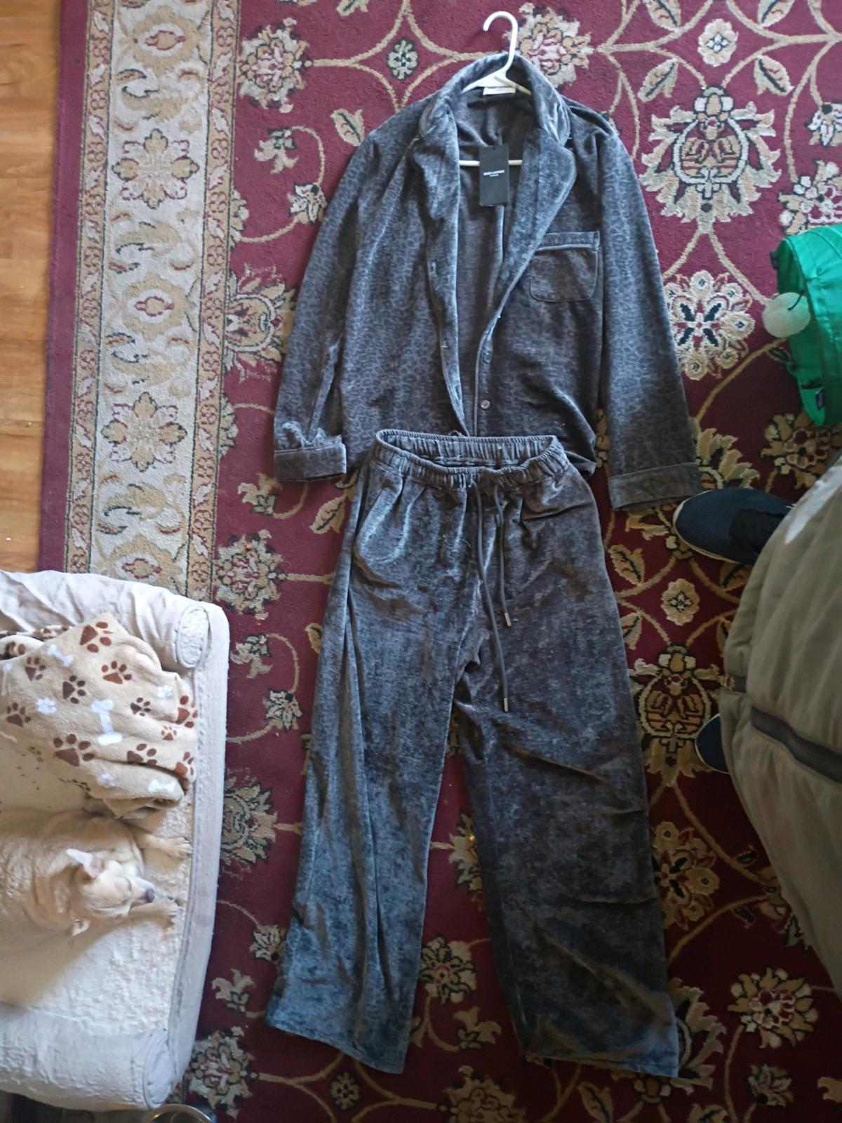 Saint Laurent - Bend, Oregon - FleaMarketBay