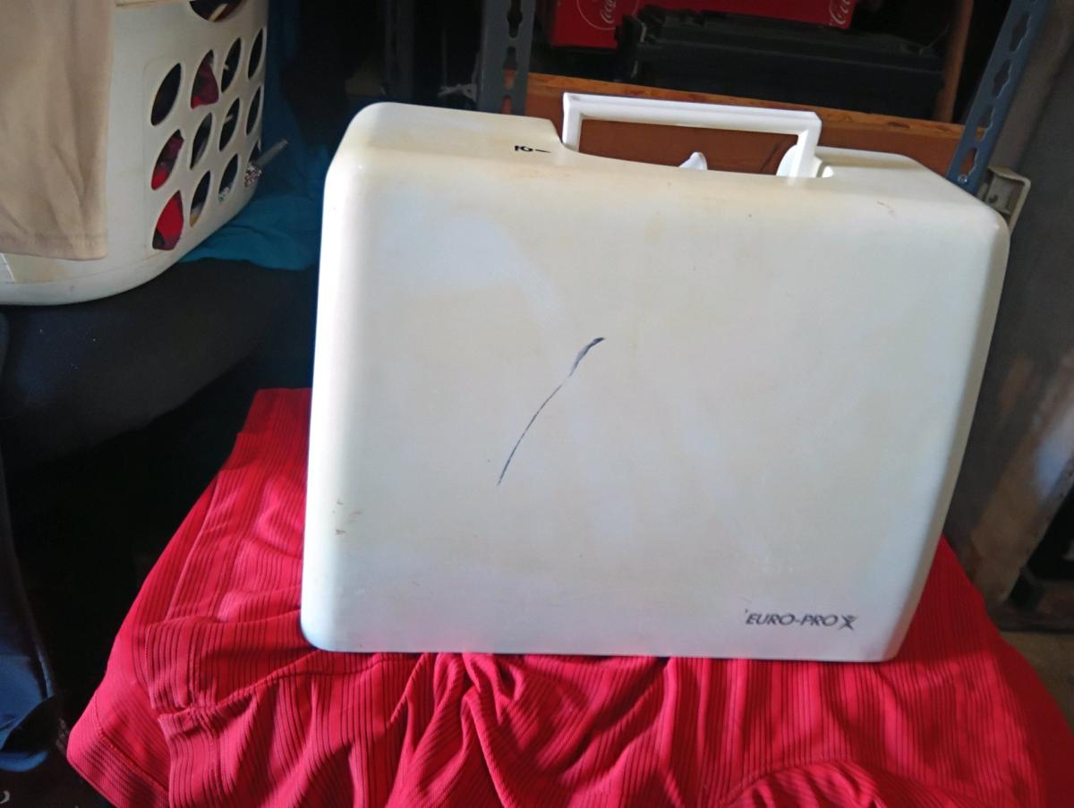 Euro pro shark automatic sewing machine - Jacksonville, Florida - FleaMarketBay