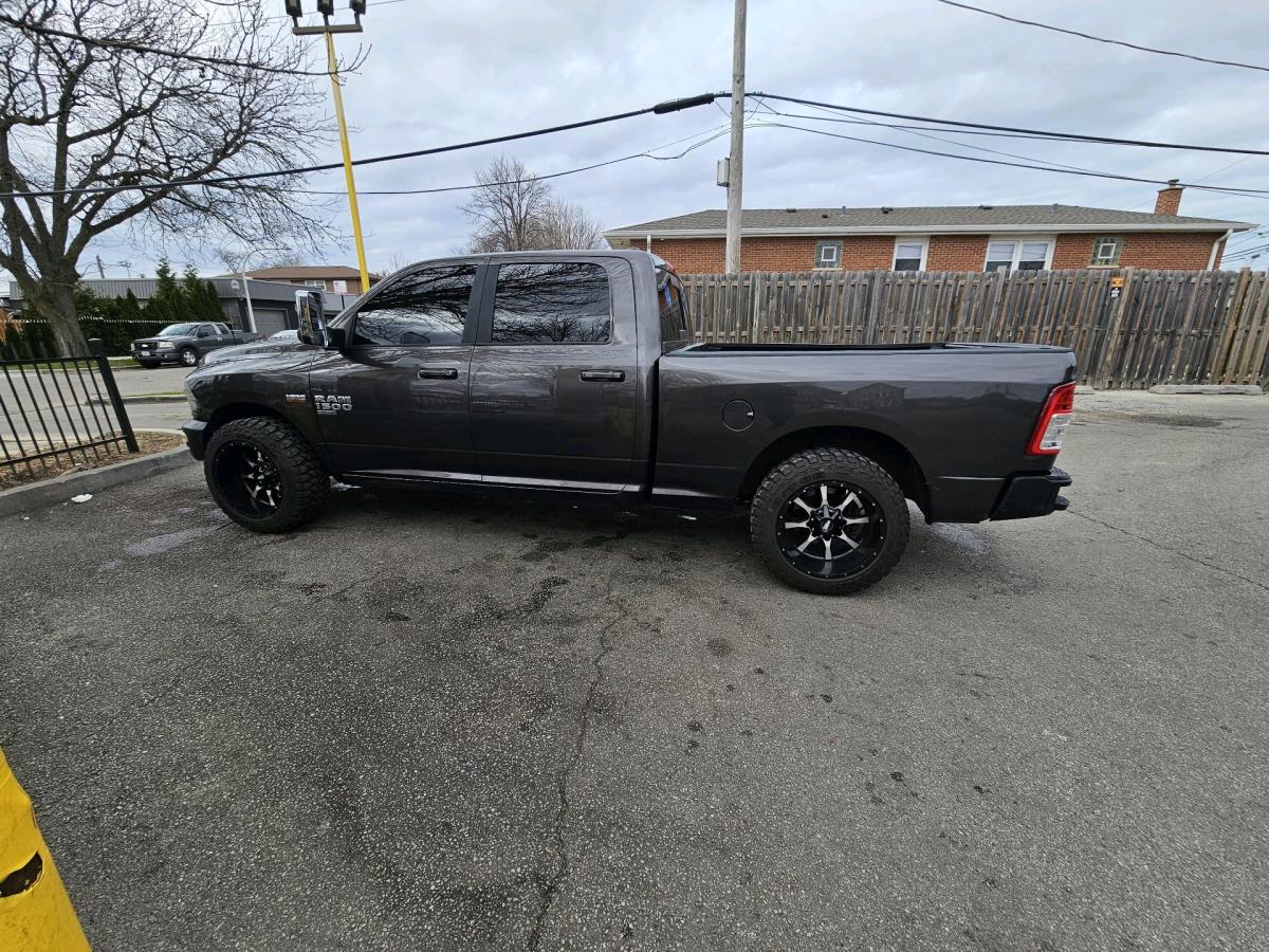 2019 Dodge Ram 1500 quad cab - Chicago, Illinois - FleaMarketBay