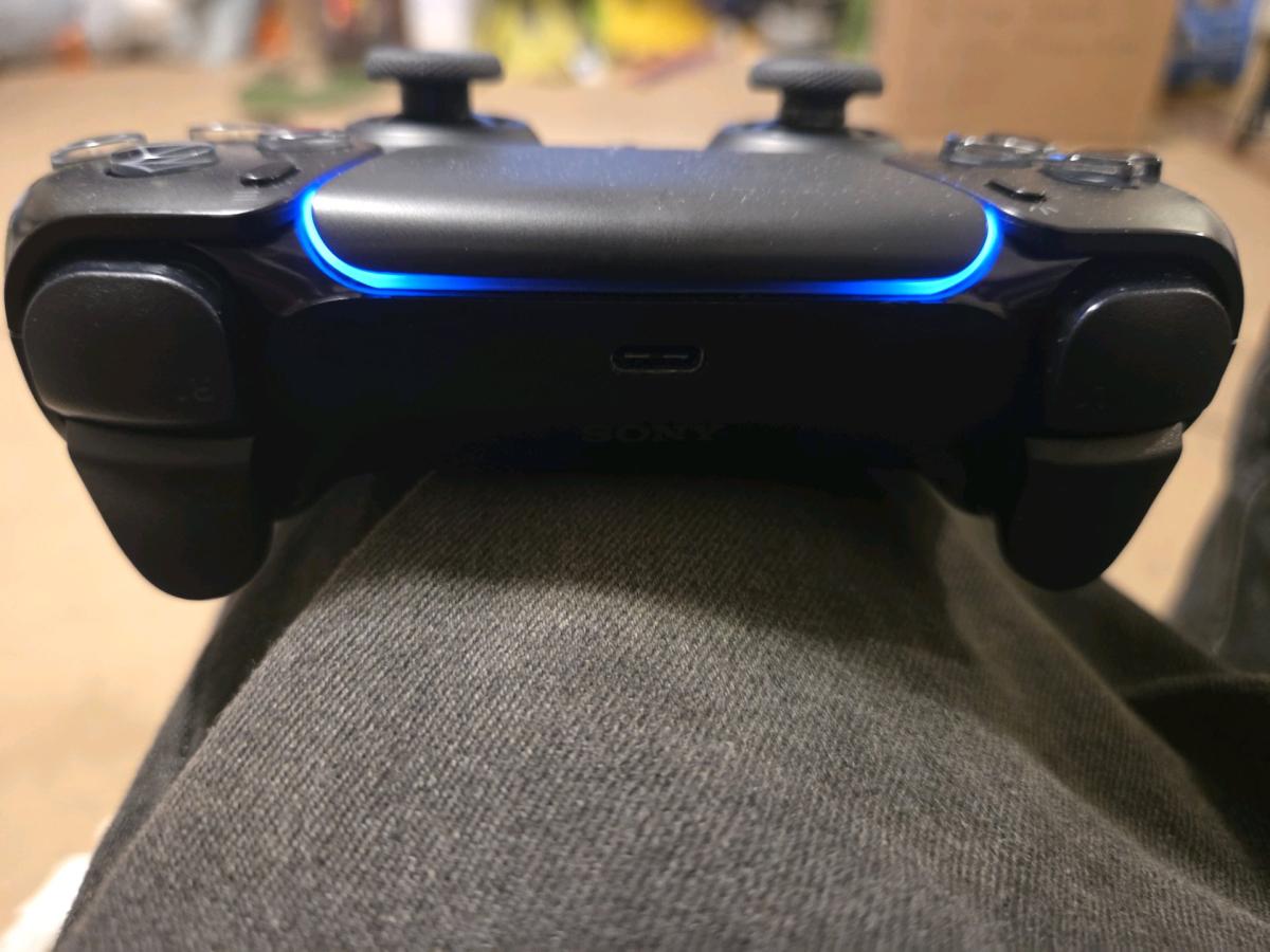 controller black - Crabtree, Pennsylvania - FleaMarketBay