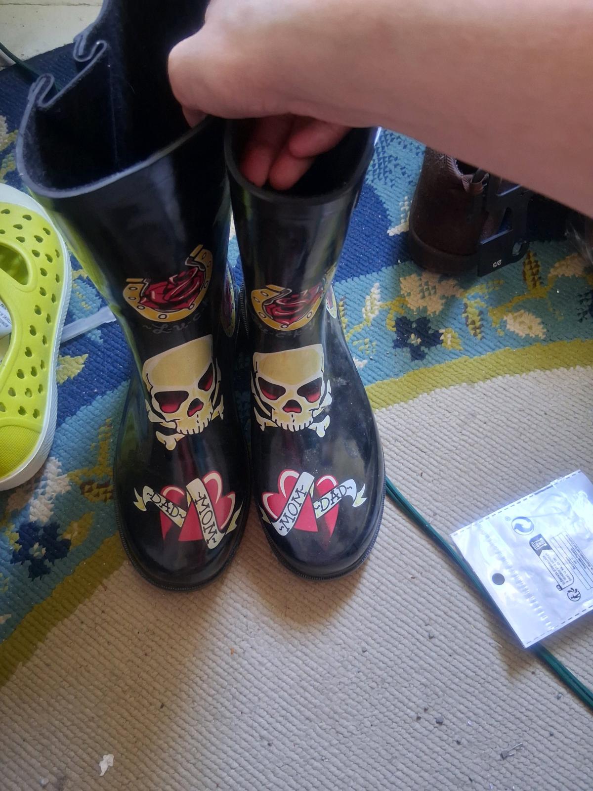 chooka rain boots size 3 - River Rouge, Michigan - FleaMarketBay