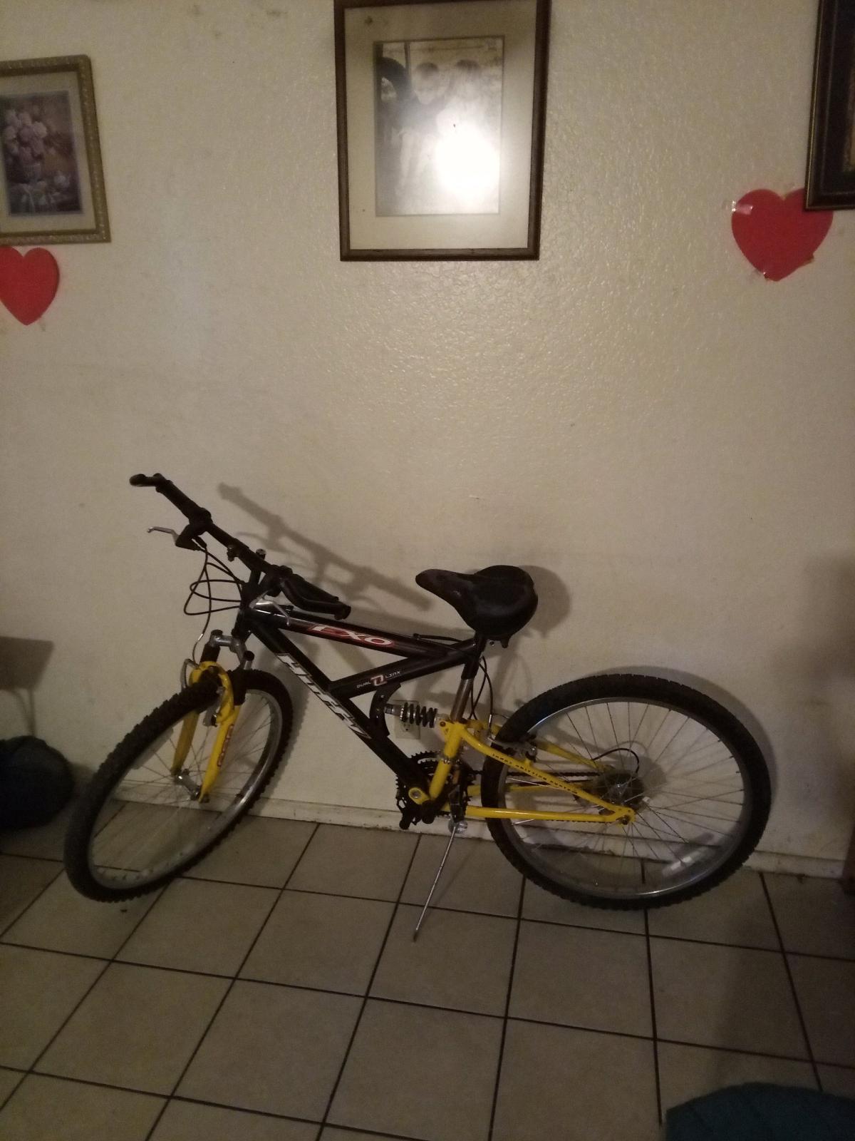 26 inch Huffy Adult Bike - Clovis, California - FleaMarketBay