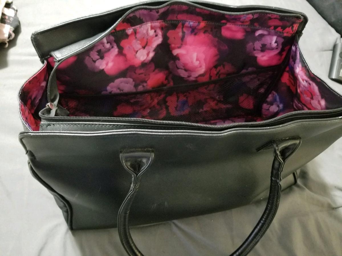 Mary Kay  Bag - Portage, Michigan - FleaMarketBay
