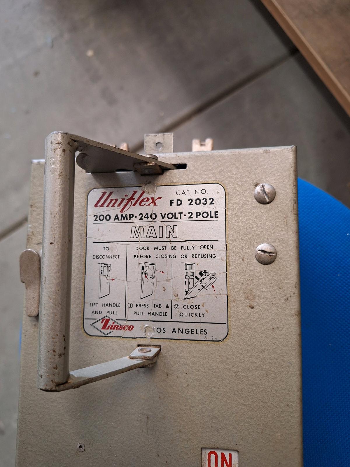 Uniflex 200 Amp main disconnect - Winchester, California - FleaMarketBay