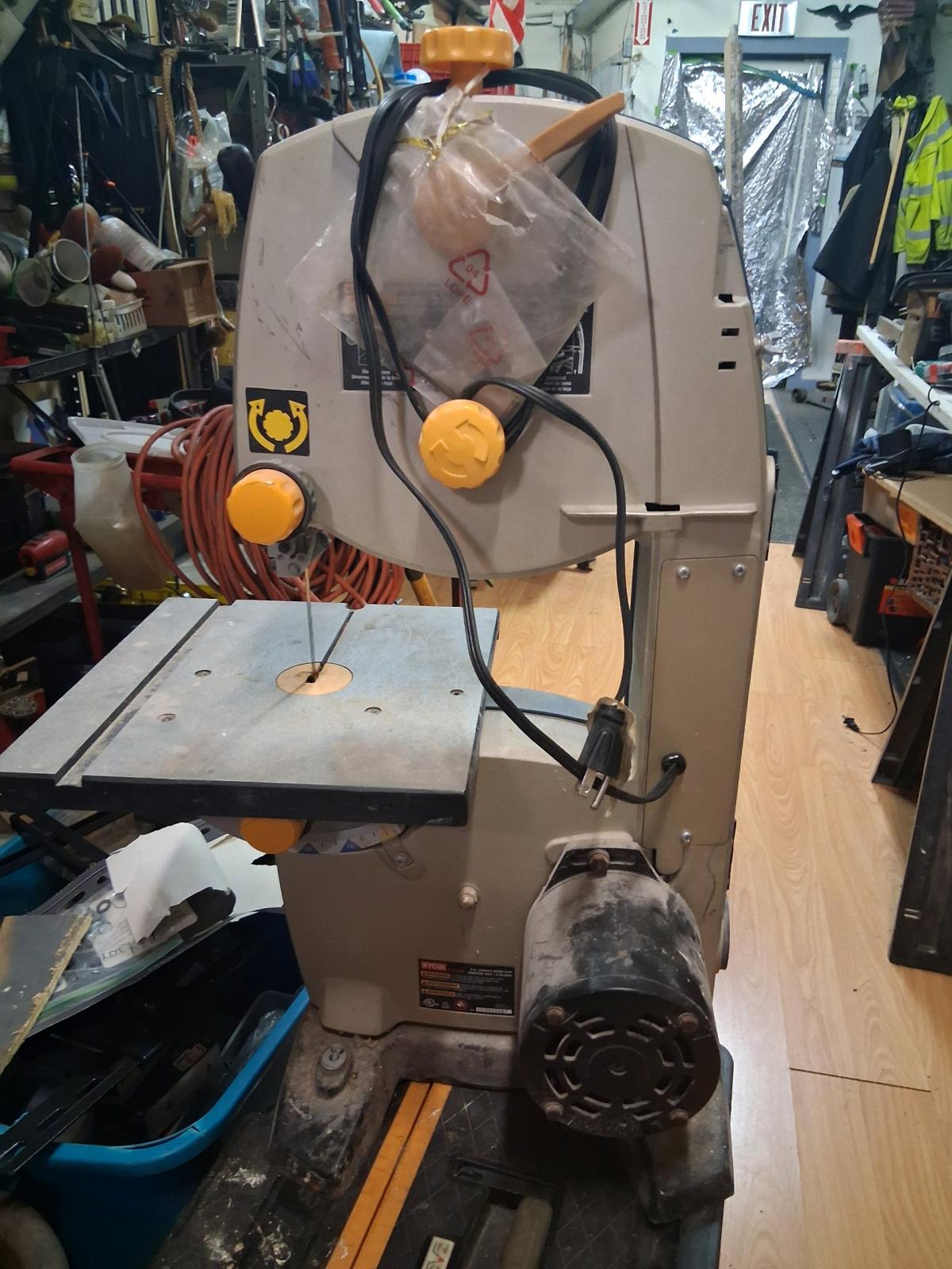 Ryobi 9in Band saw - Cleveland, Ohio - FleaMarketBay