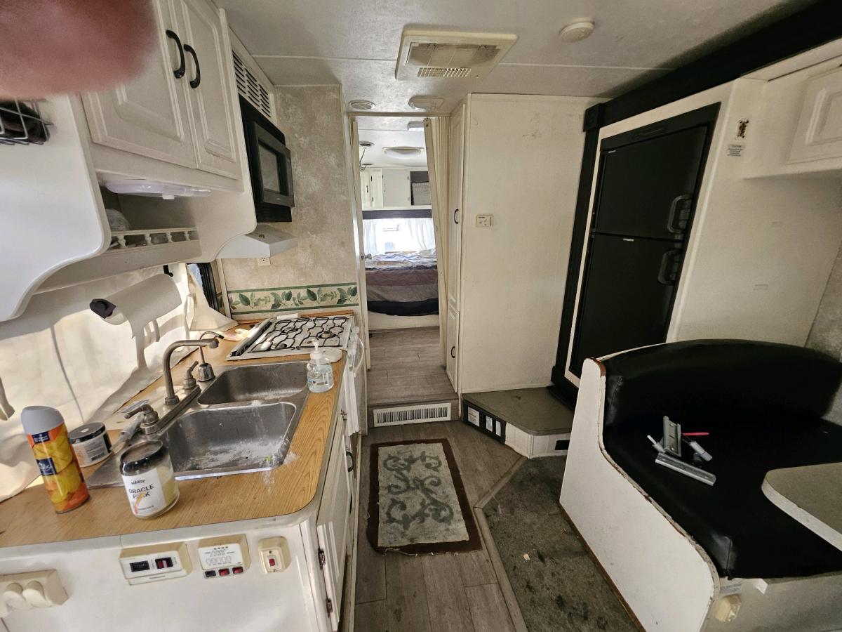 2005 coachman - Gustine, California - FleaMarketBay