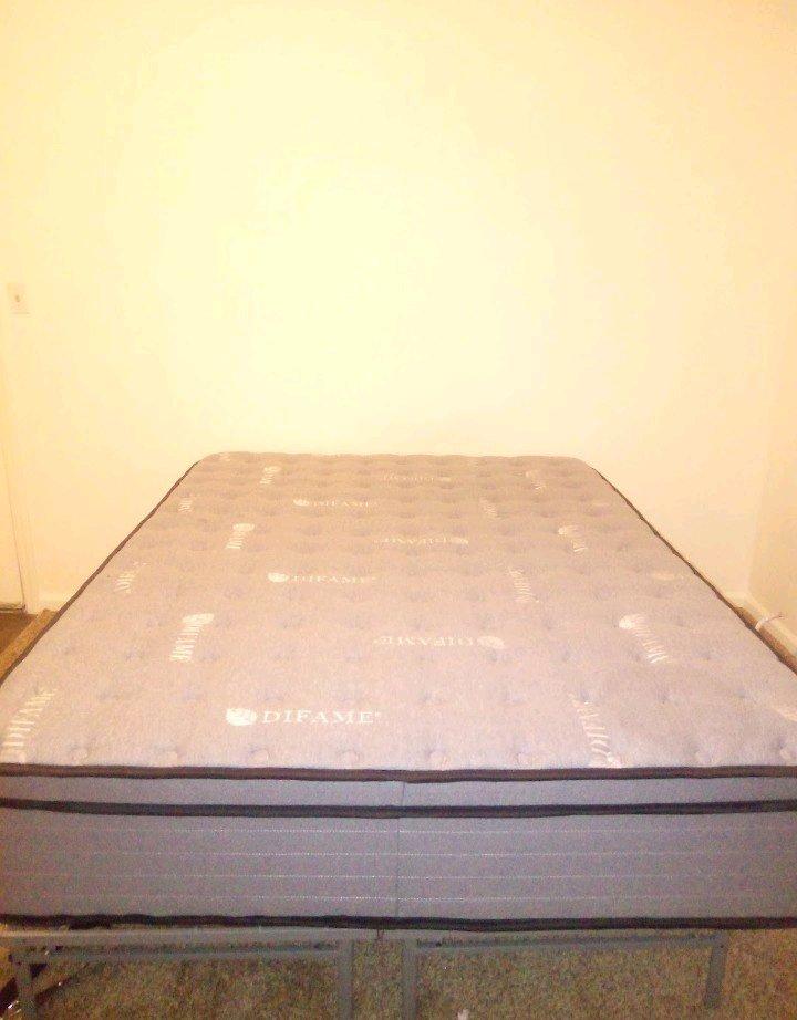 Queen size 14 inch mattress bed frame included - Greensboro, North Carolina - FleaMarketBay