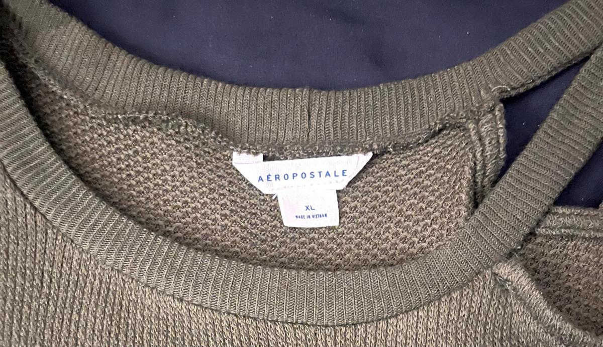 Light Sweater Crop Top - Norwood, Massachusetts - FleaMarketBay