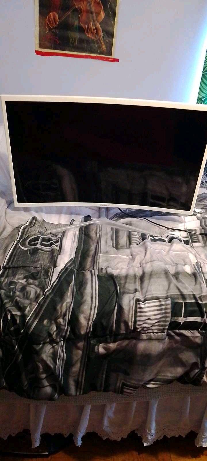 Samsung Computer Monitor - Euclid, Ohio - FleaMarketBay