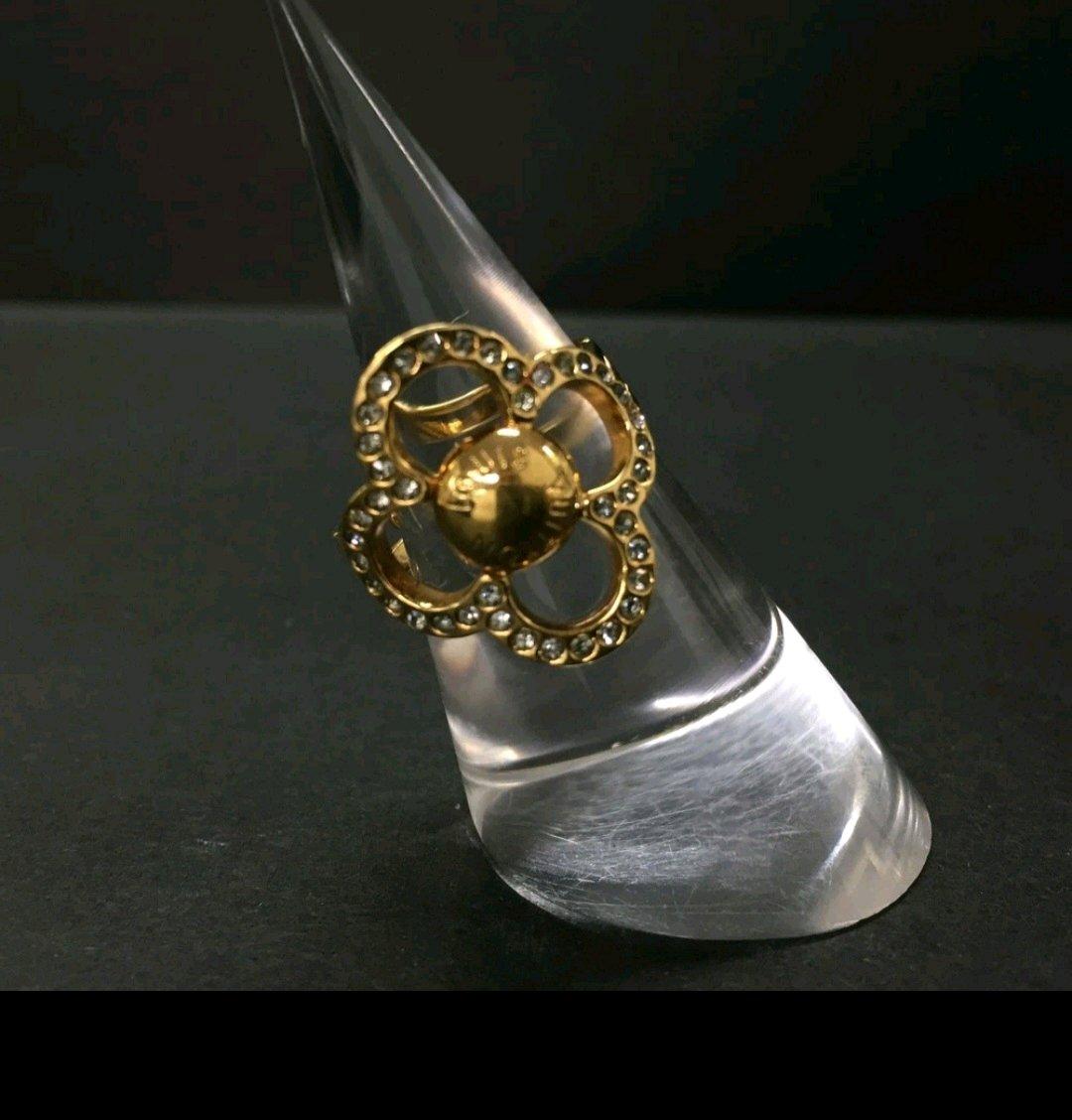 Louis Vuitton Ring Authentication - Elizabeth, New Jersey - FleaMarketBay