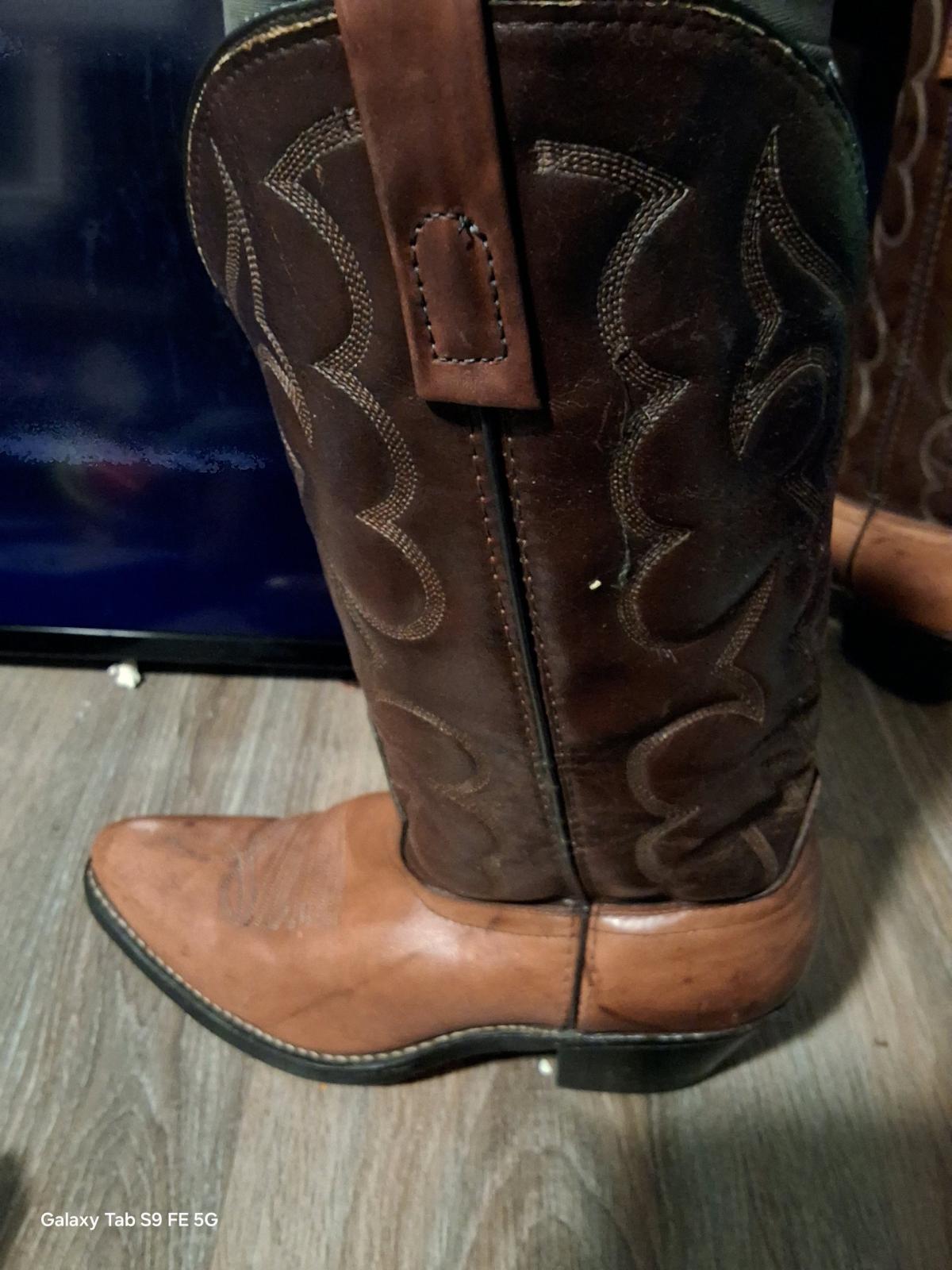 Western Boots Size 9 MENS US GENTLY USED - Vancouver, Washington - FleaMarketBay