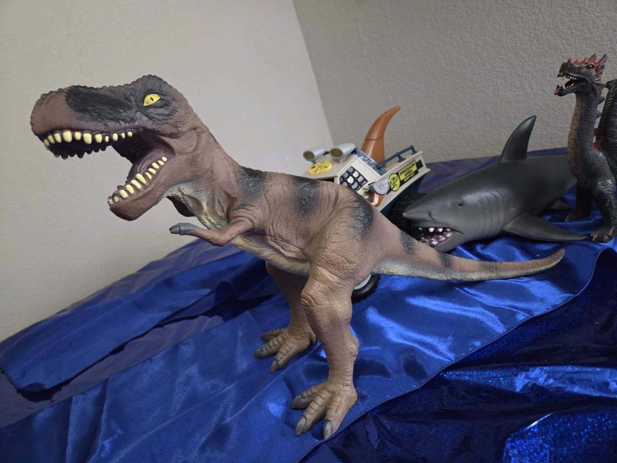 TOY LOT - Phoenix, Arizona - FleaMarketBay