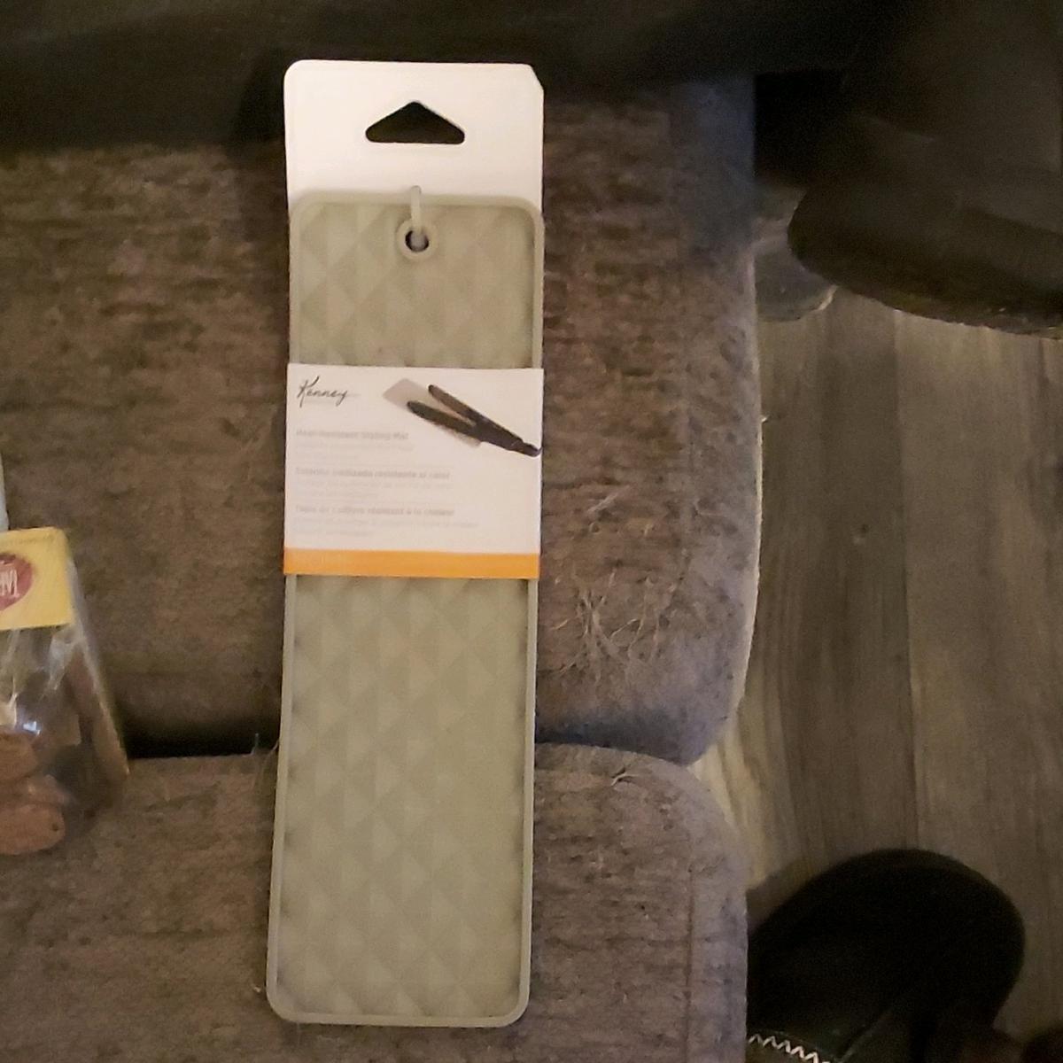 NonSlip Silicone Styling Mat Gray 73GKN - Tucson, Arizona - FleaMarketBay