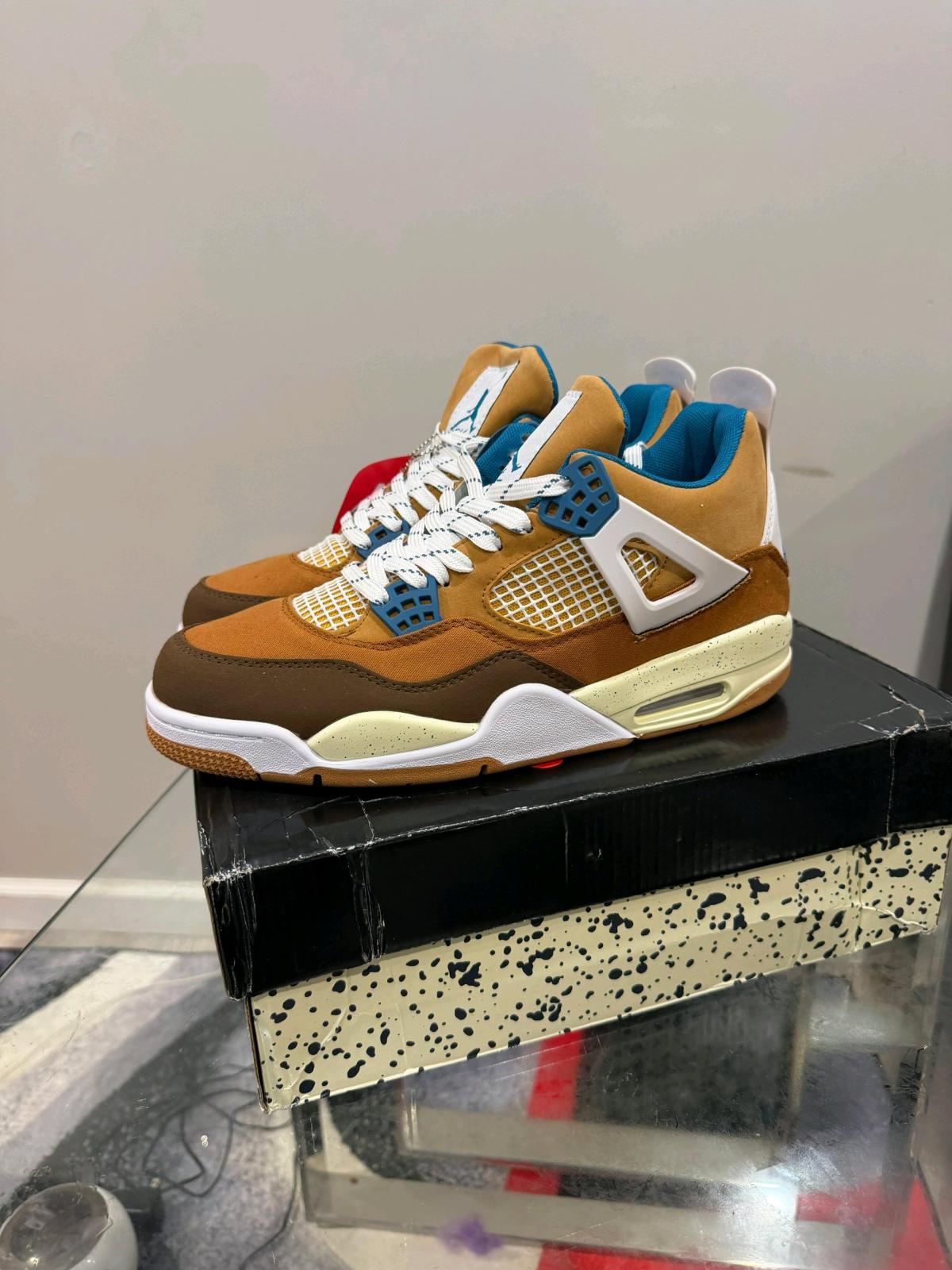 new good shoes - Holyoke, Massachusetts - FleaMarketBay