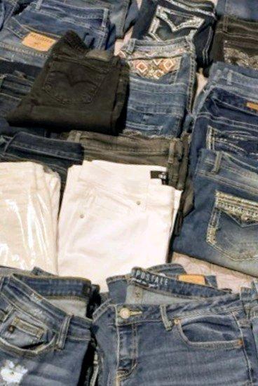 I got a tote full of jeans - Addy, Washington - FleaMarketBay