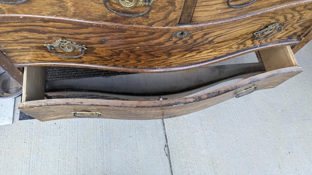 dresser - Apollo, Pennsylvania - FleaMarketBay