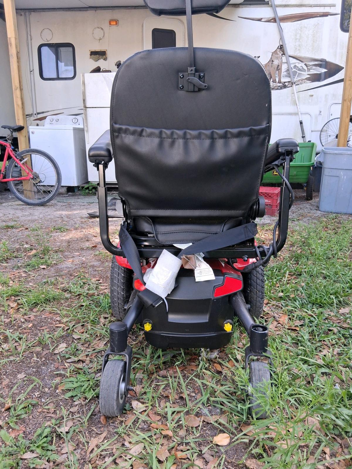 electric wheelchair scooter - Zephyrhills, Florida - FleaMarketBay