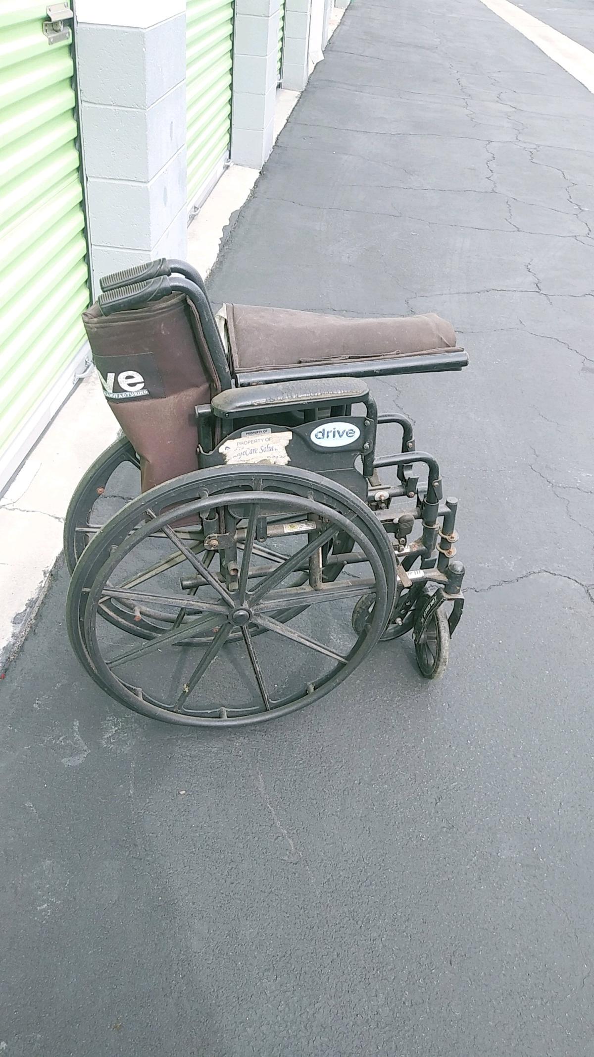 wheelchairs - Bellflower, California - FleaMarketBay