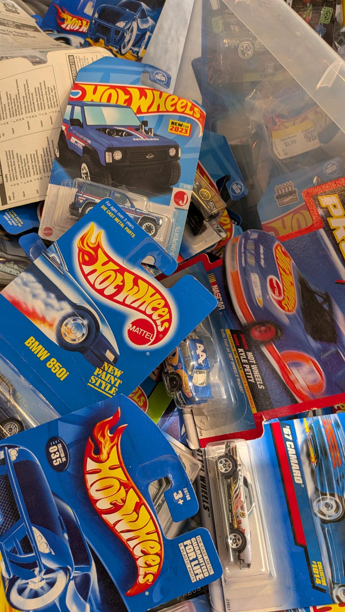 my hot wheels bulk - Desert Hot Springs, California - FleaMarketBay