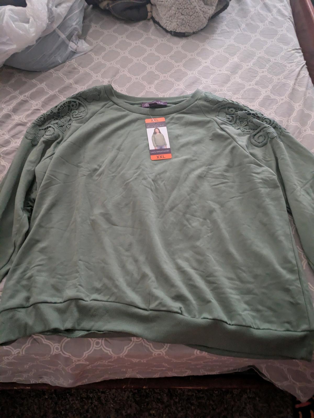 Gloria Vanderbilt long sleeve sweater - Marshall, Illinois - FleaMarketBay