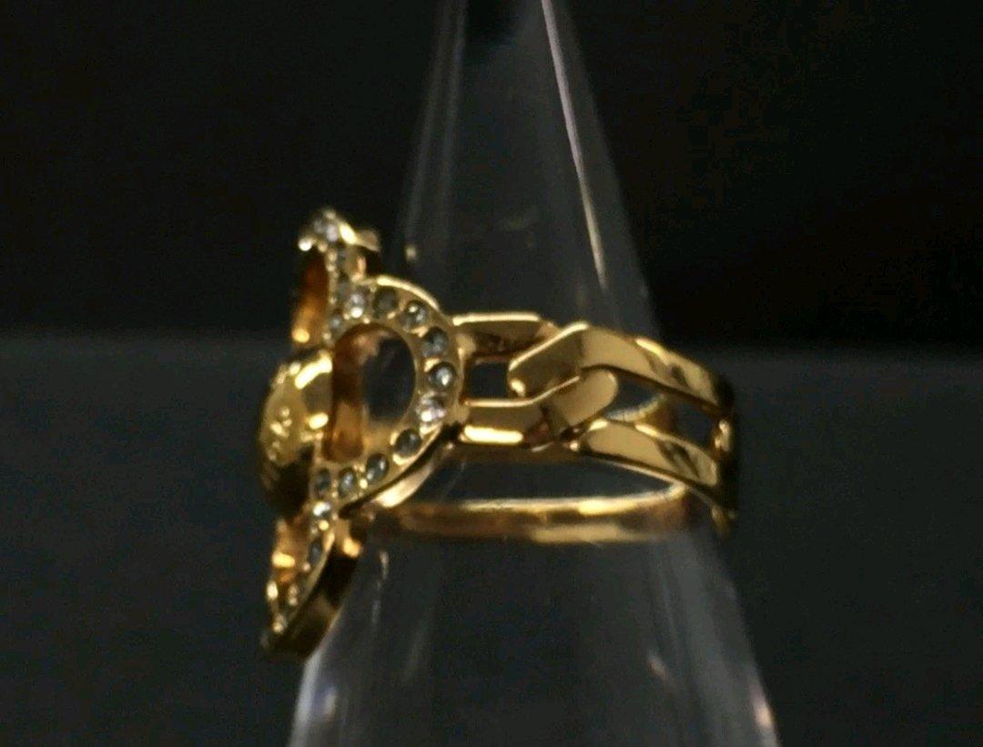 Louis Vuitton Ring Authentication - Elizabeth, New Jersey - FleaMarketBay