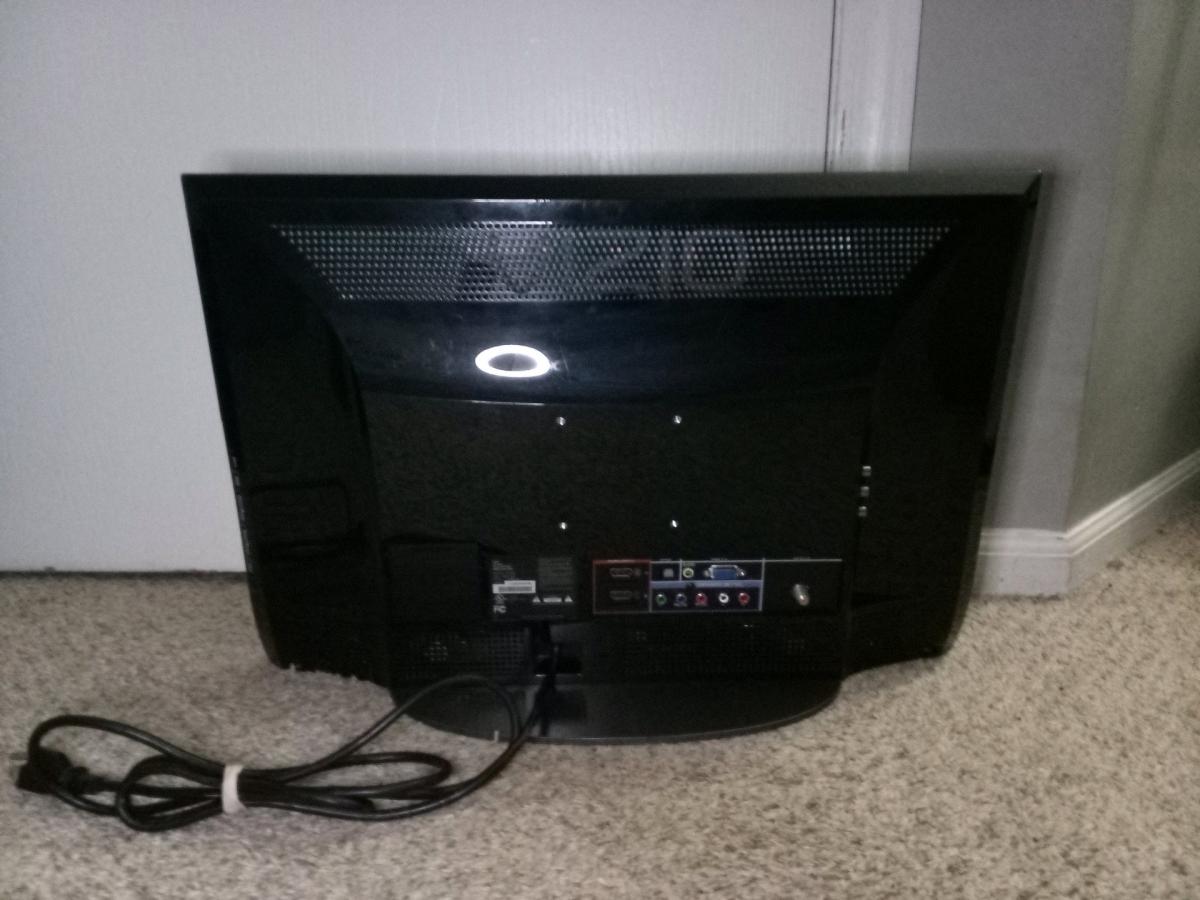 Vizio Full HD Smart TV 24 Inches - Reynoldsburg, Ohio - FleaMarketBay
