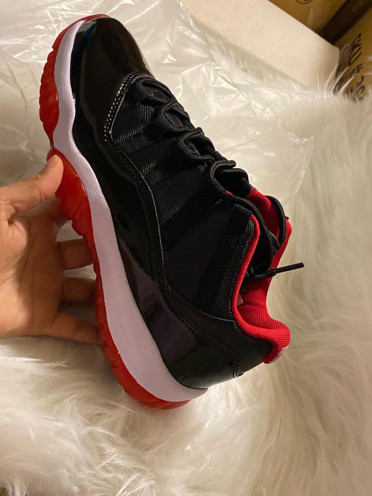 11 retro brand new with box - Washington Navy Yard, District of Columbia - FleaMarketBay