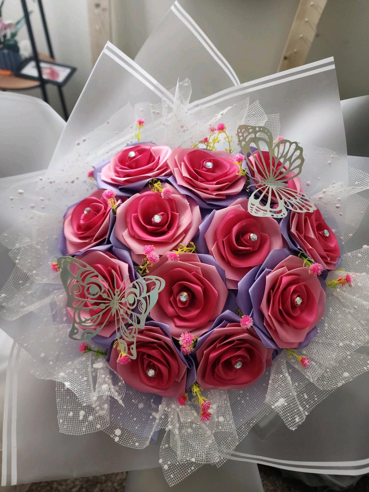Pink and lavender satin ribbons roses bouquet - Appleton, Wisconsin - FleaMarketBay
