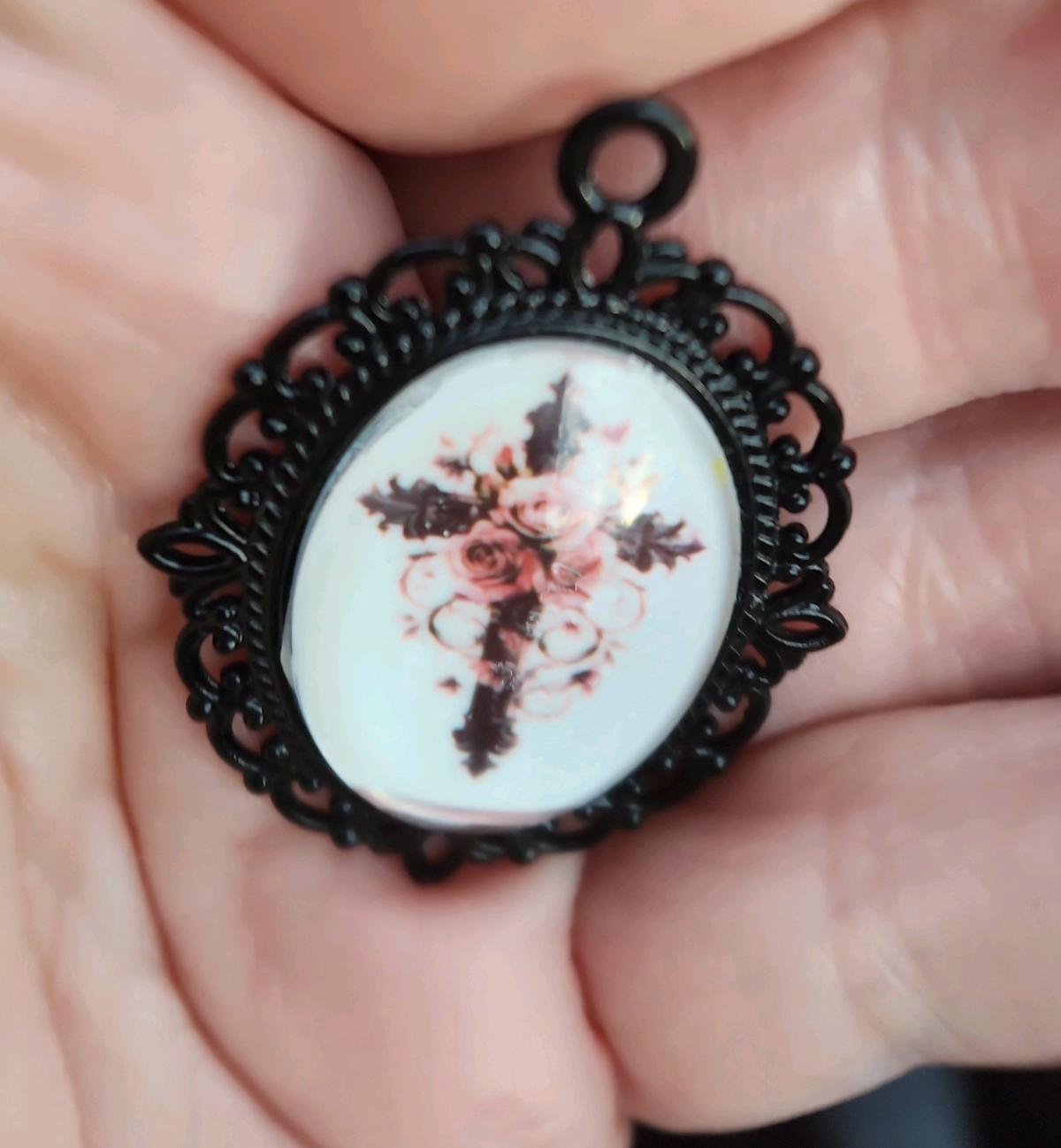 This is a perfect mothers day present or a gift for all occa - Romney, West Virginia - FleaMarketBay