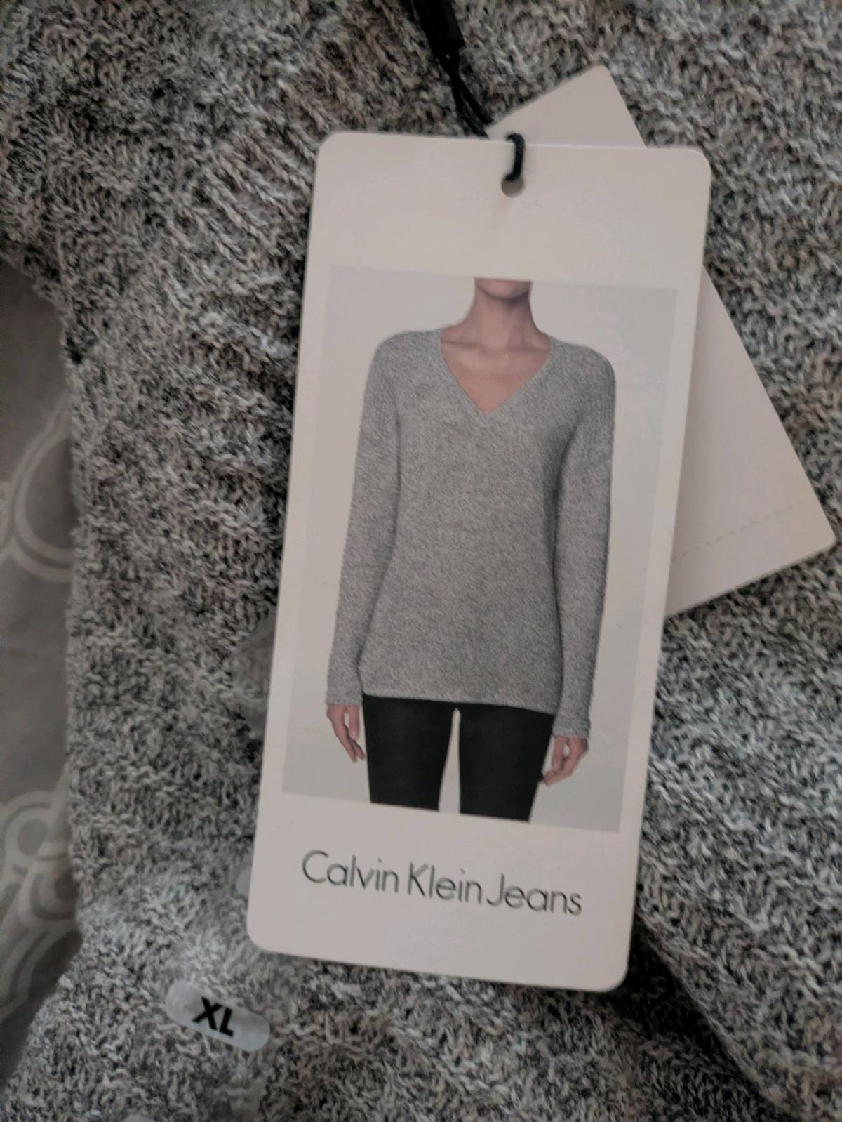 Calvin Klein long sleeve sweater - Marshall, Illinois - FleaMarketBay