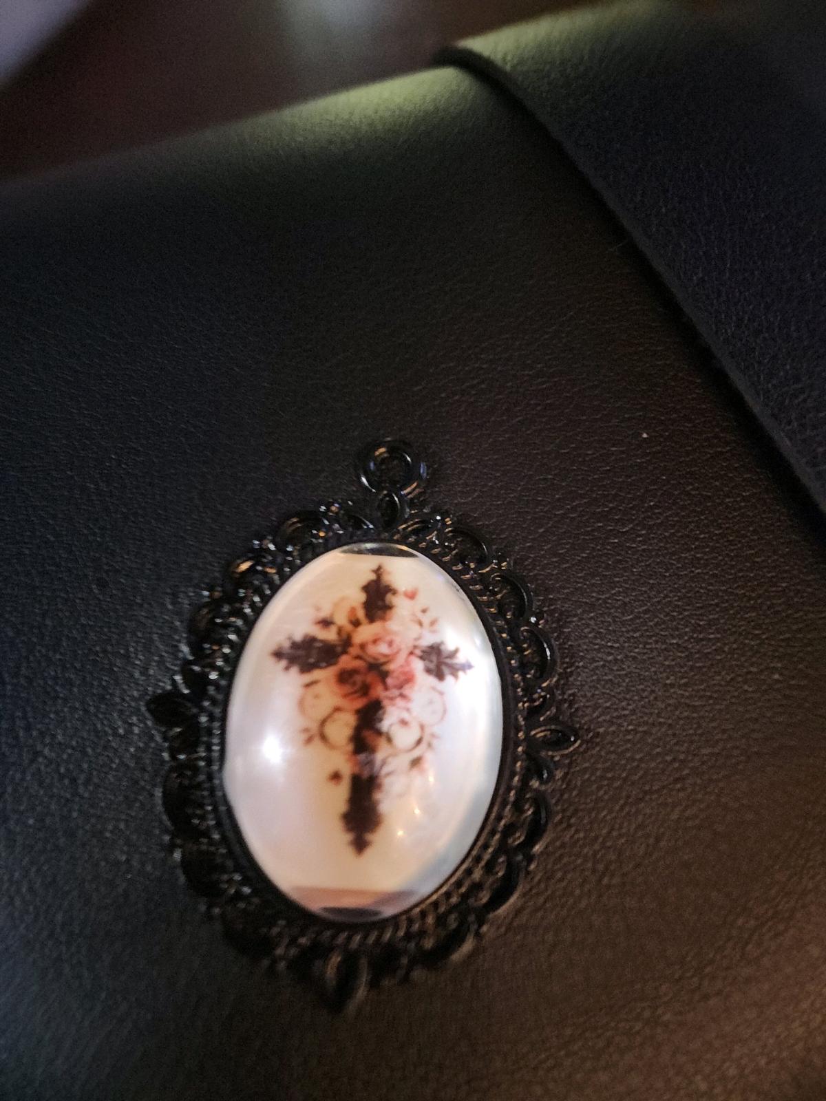 This is a perfect mothers day present or a gift for all occa - Romney, West Virginia - FleaMarketBay