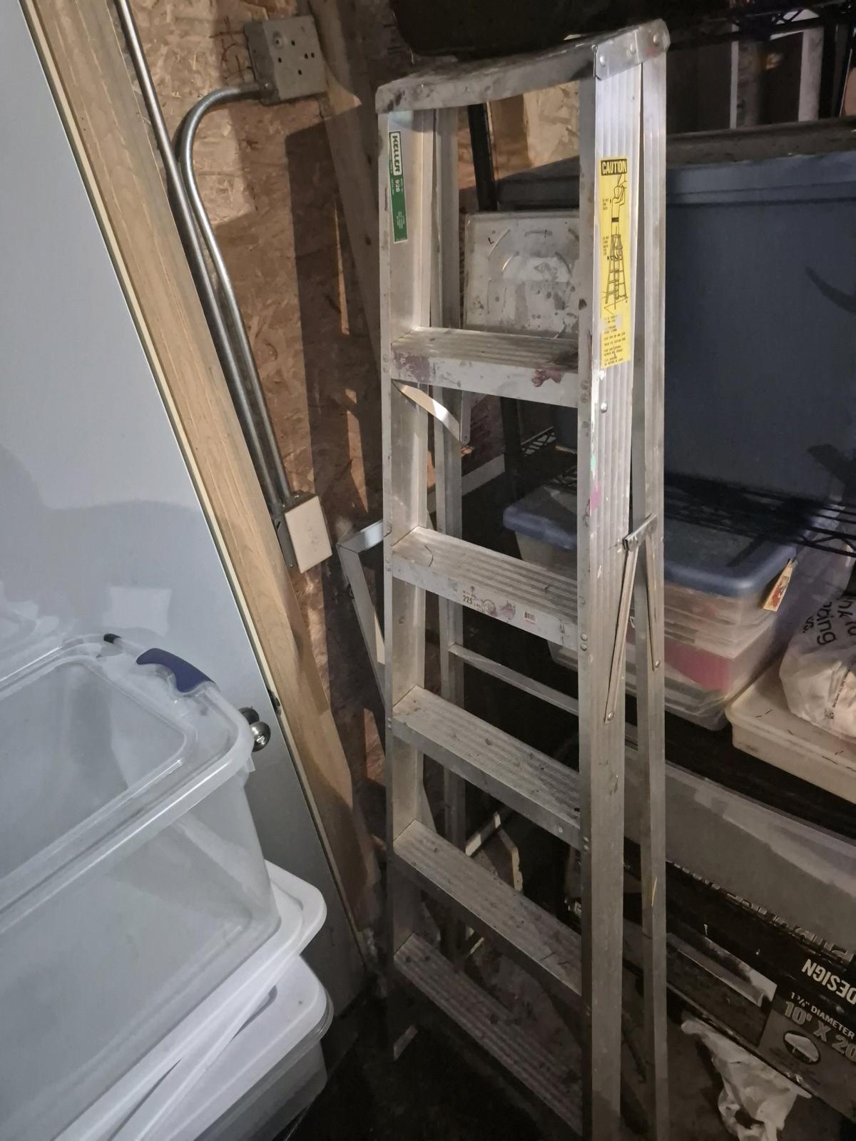 6 foot aluminum A frame - Alicia, Arkansas - FleaMarketBay