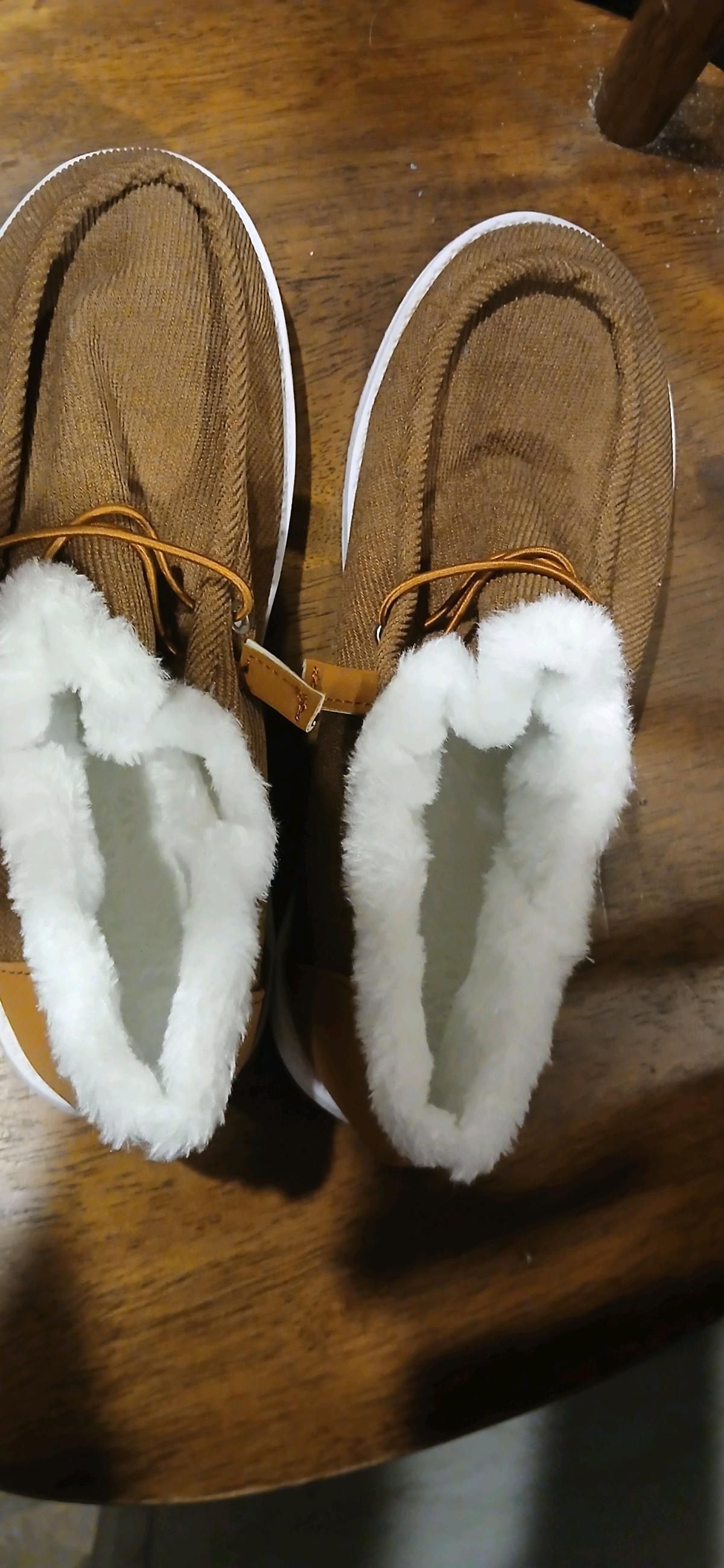 uggs swade brown shoes - Angie, Louisiana - FleaMarketBay