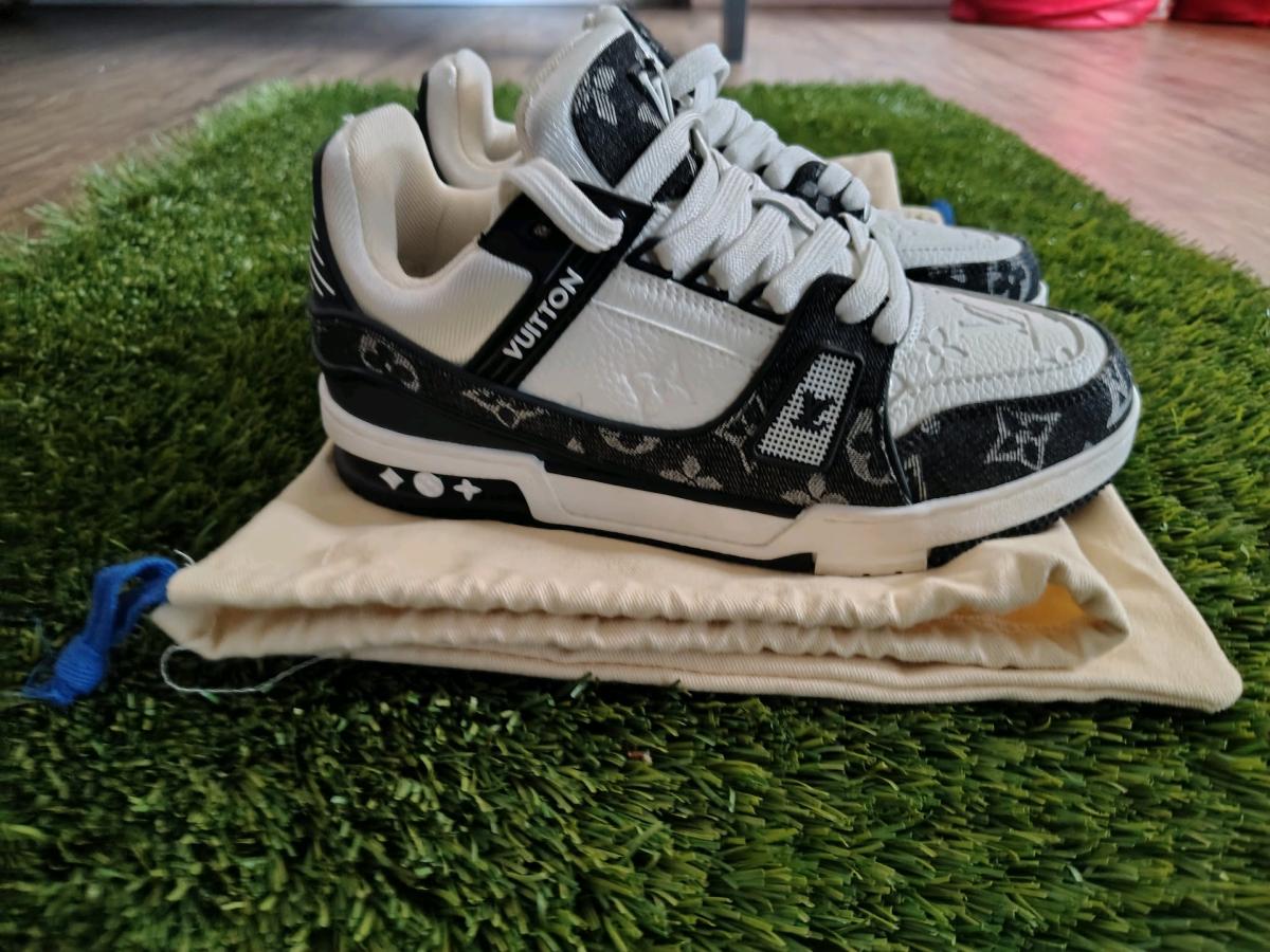 Louis Vuitton trainer - Fallbrook, California - FleaMarketBay