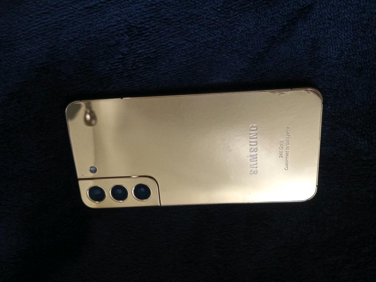 Samsung Galaxy S22 24k gold