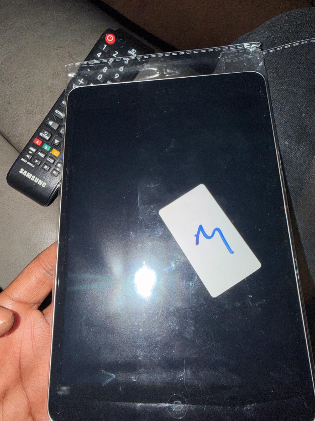 Used IPad mini 16G - Bronx, New York - FleaMarketBay