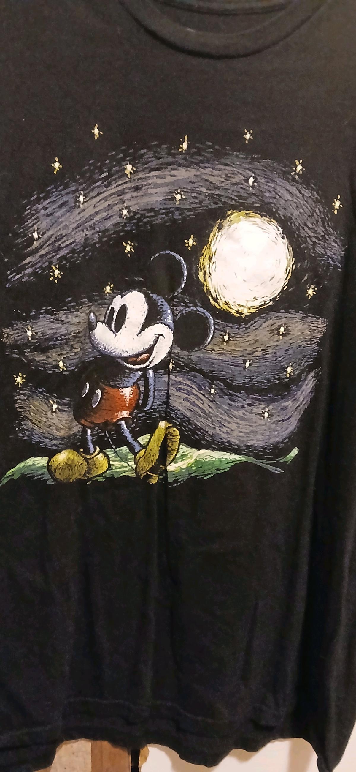 Disney mickey mouse moon gazing tshirt size xl - Angie, Louisiana - FleaMarketBay