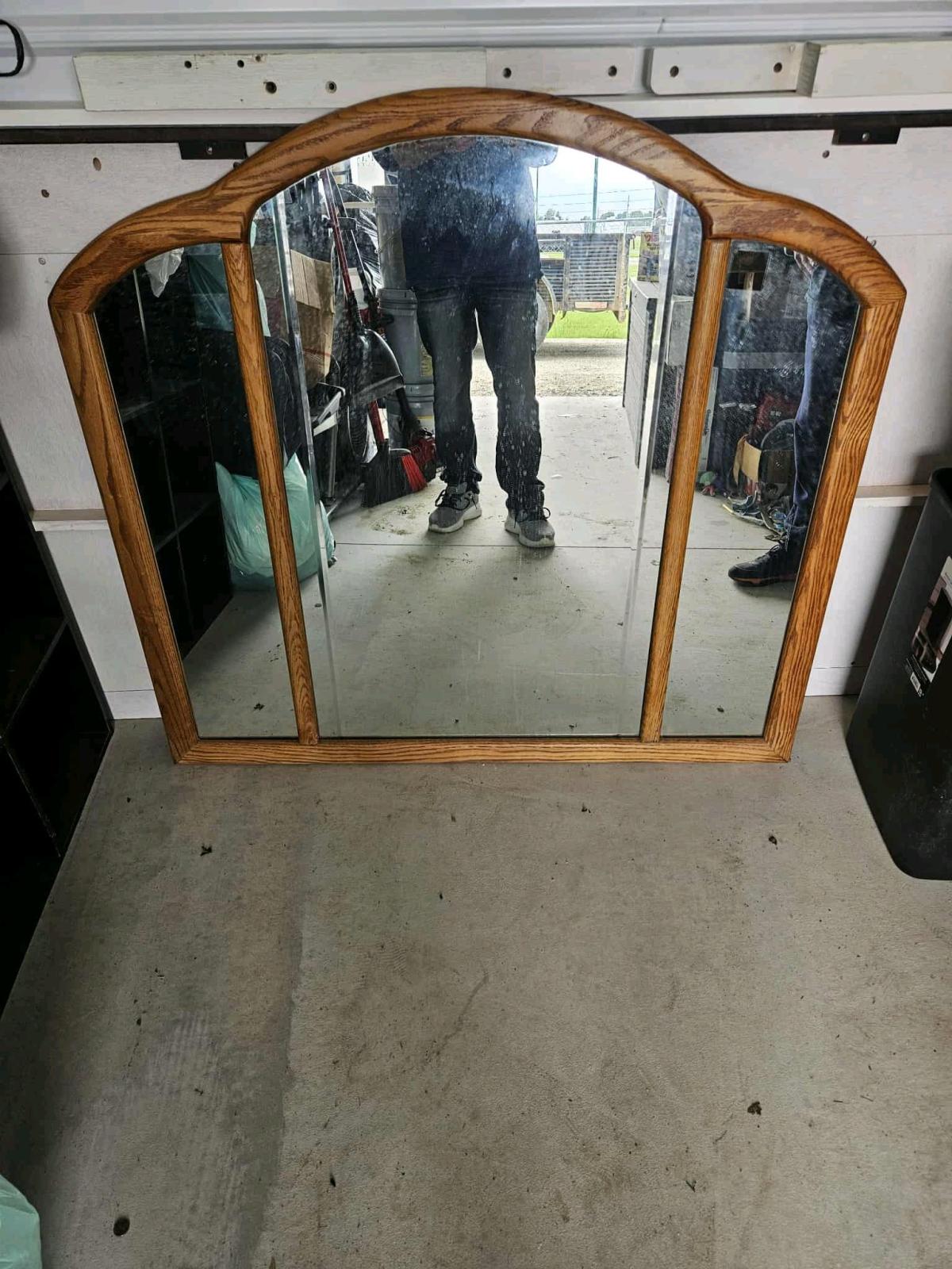 dresser mirror - Sherwood, Michigan - FleaMarketBay