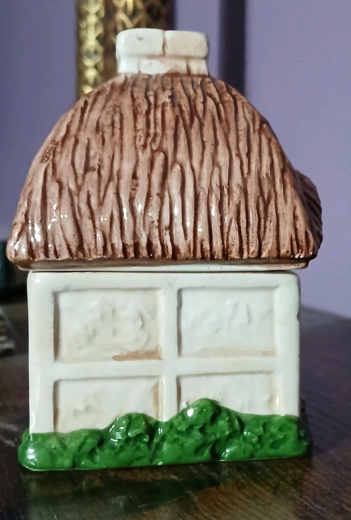 Ron Gordon salt and pepper shaker - Boonville, Indiana - FleaMarketBay